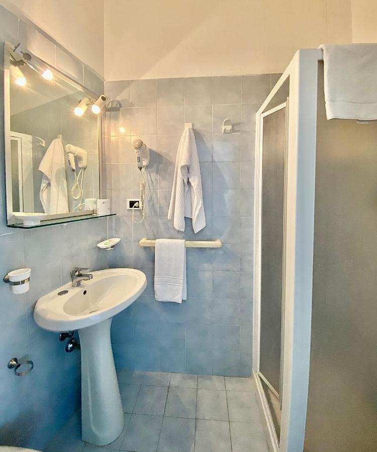 Il Romito Hotel Quercianella Bagian luar foto