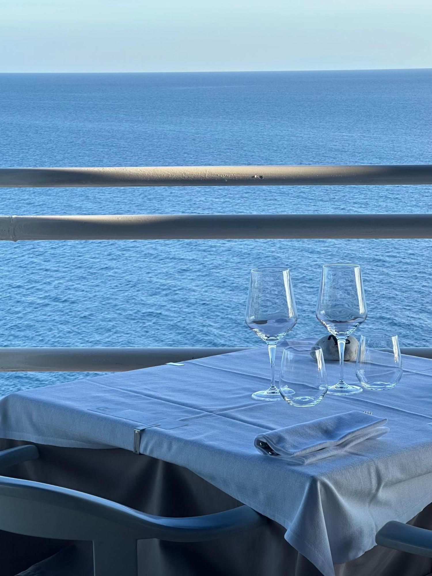 Il Romito Hotel Quercianella Bagian luar foto